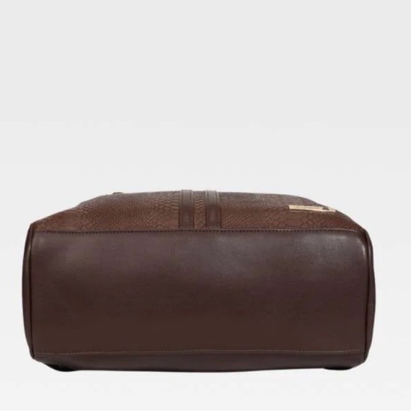 NWT TOTE& CARRY SIGNATURE TRAVELER BACKPACK IN CHOCOLATE - Picture 3 of 15